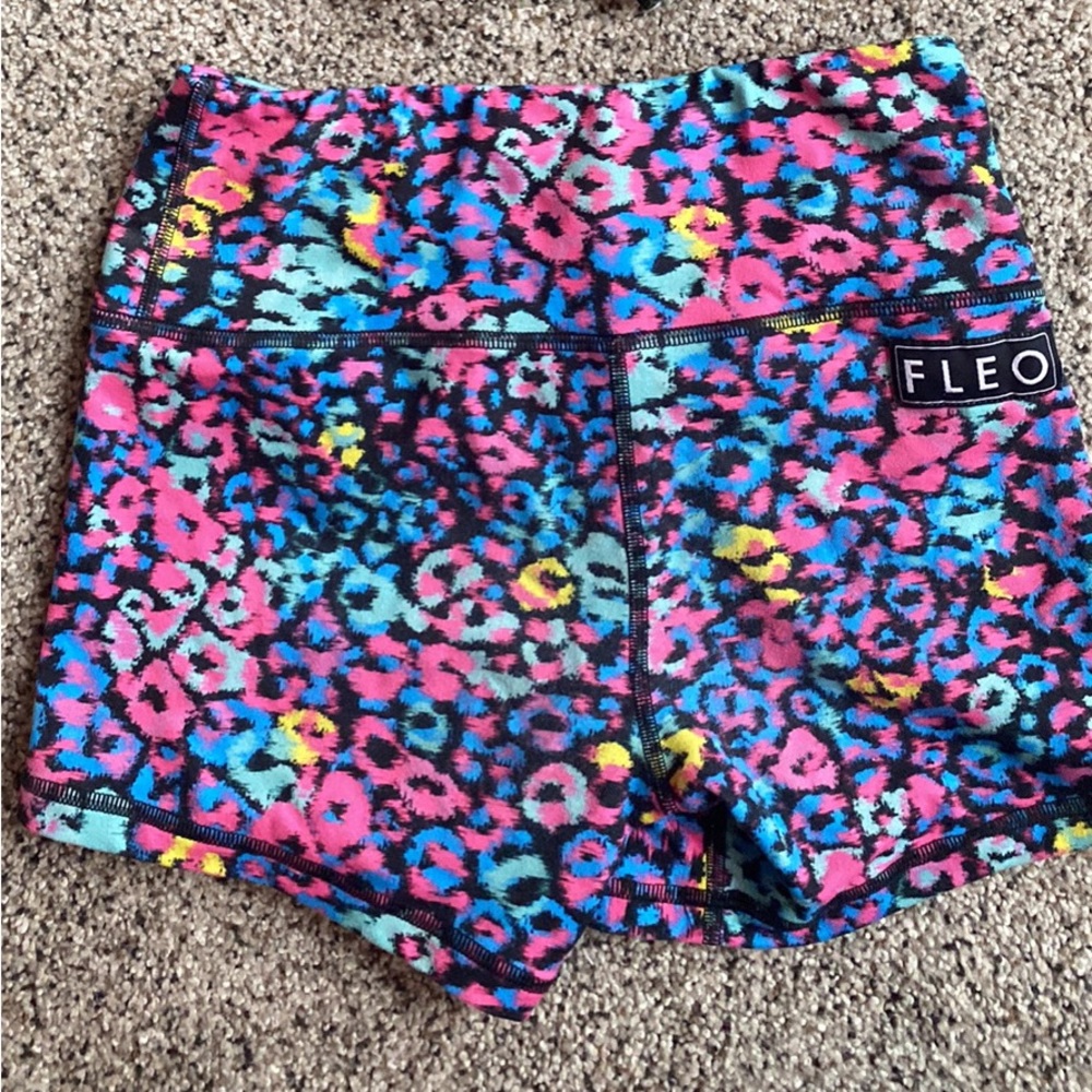 FLEO shorts 4” inseam size Small